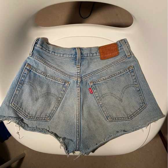 Levi’s 501 raw hem shorts - Picture 3 of 6
